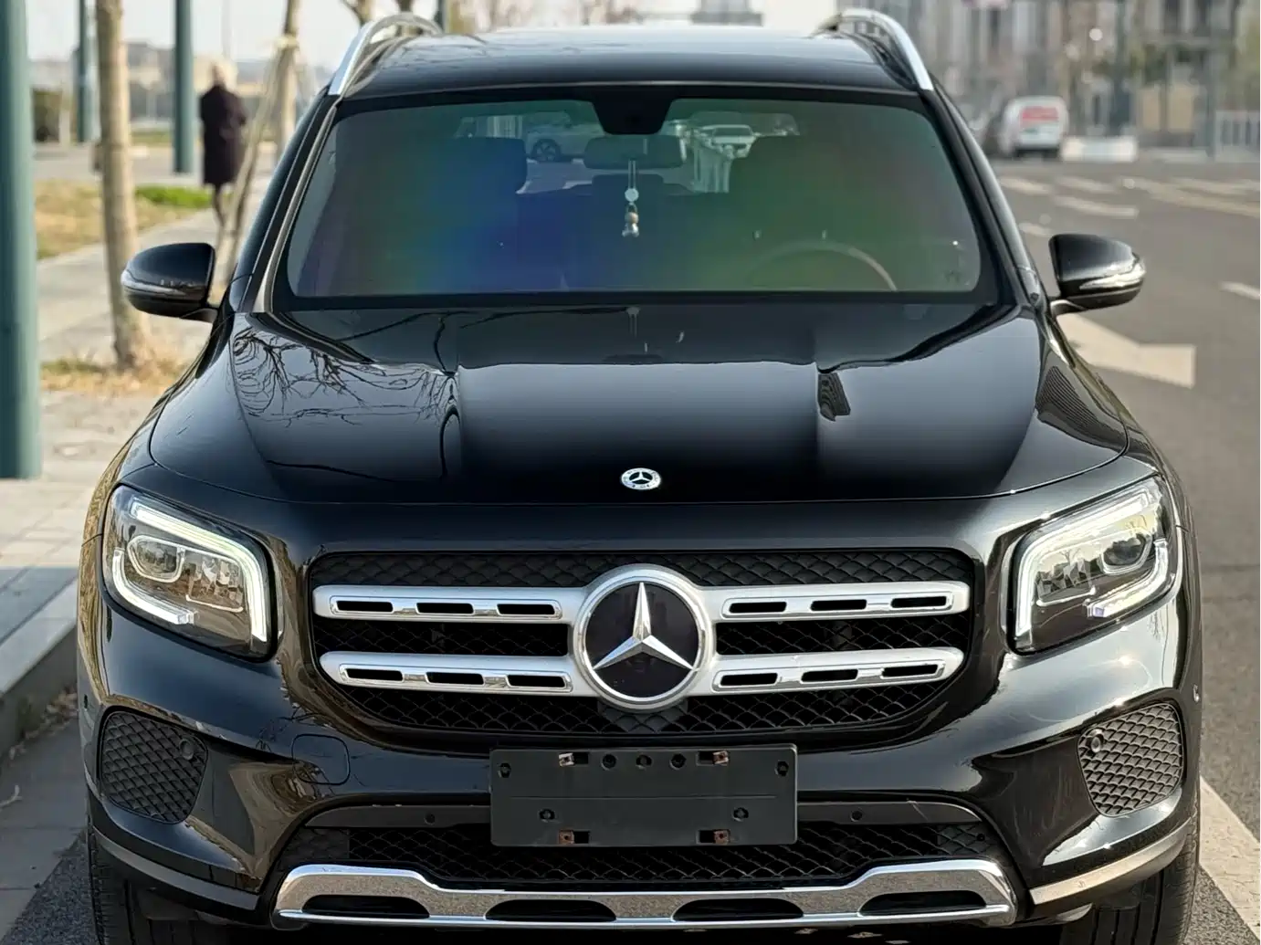 MERCEDES-BENZ GLB
