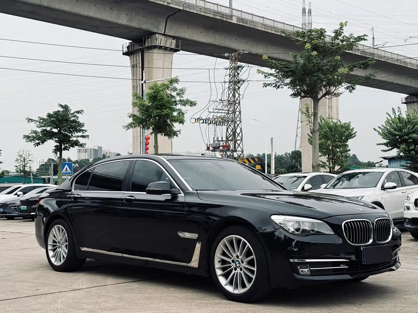 BMW 7 Series 2014 730Li Premium фото 3