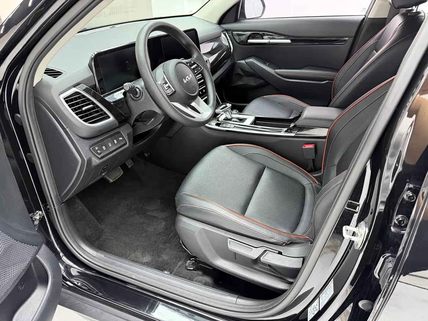 Kia Seltos 2023 1.5L CVT Luxury Edition фото 11