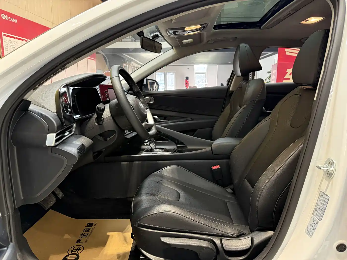 Hyundai Elantra 2022 1.5L CVT GLX Elite Edition фото 8