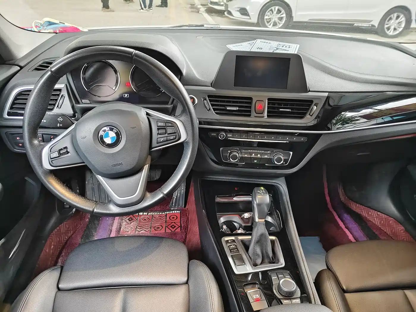 BMW 1 Series 2018 118i Sport Edition фото 4