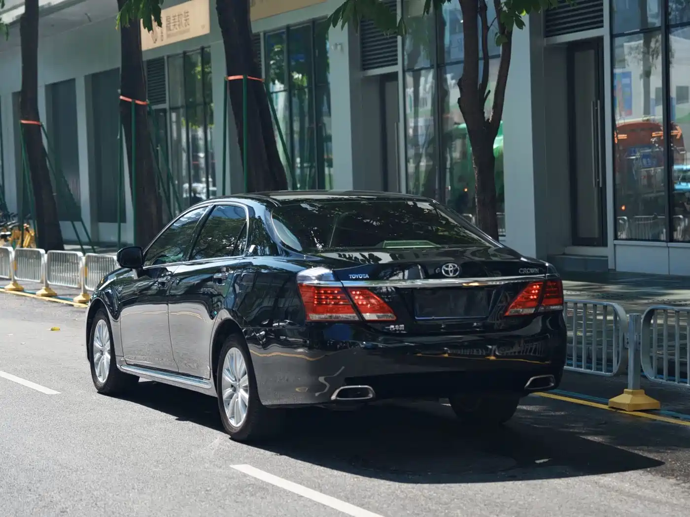 Toyota Crown 2012 2.5L Royal фото 4