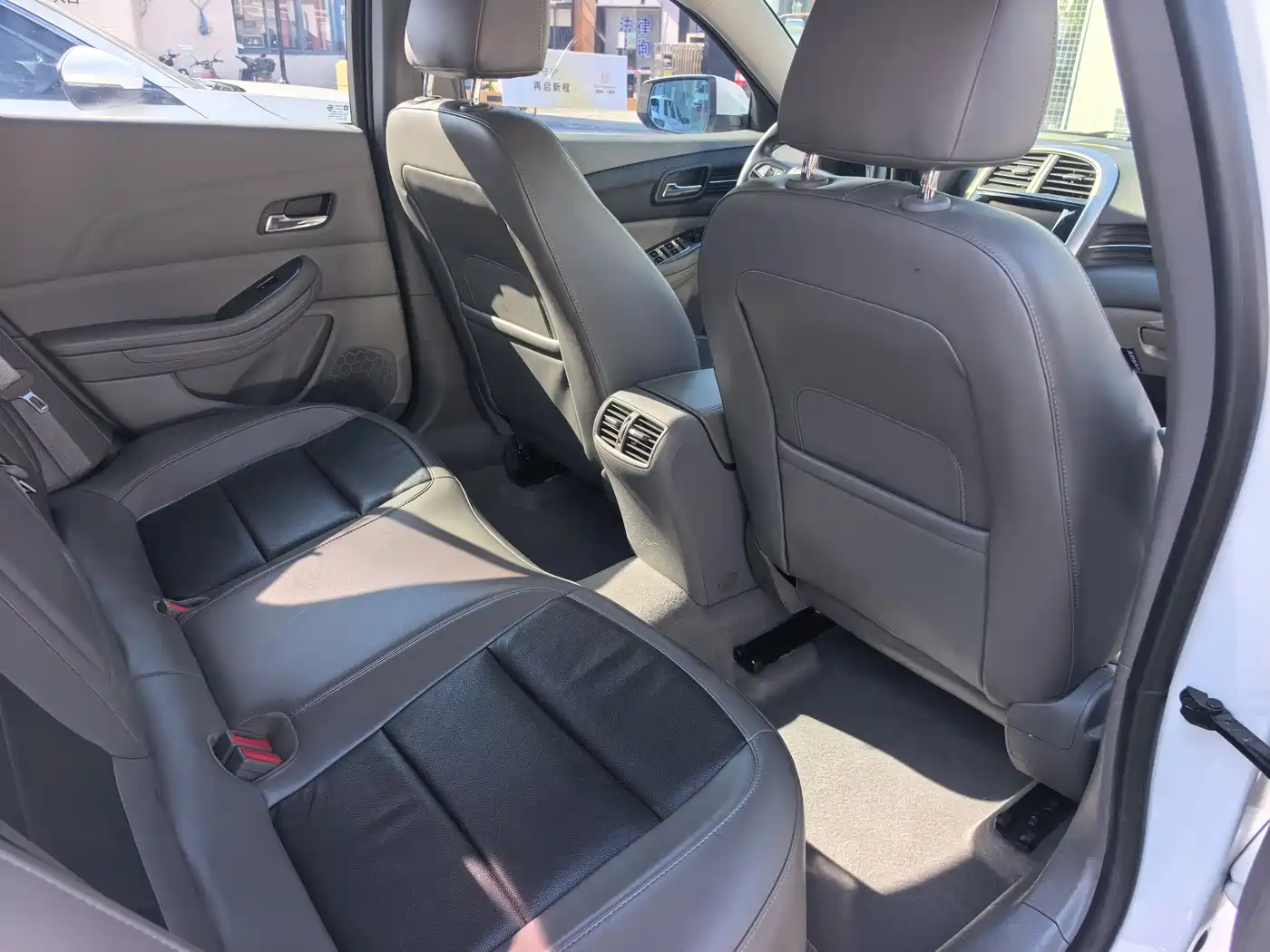 Chevrolet Malibu 2013 2.0L Automatic Luxury Edition фото 18