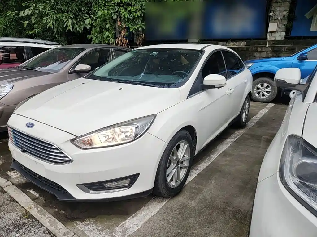 Фото 2 - Ford Focus