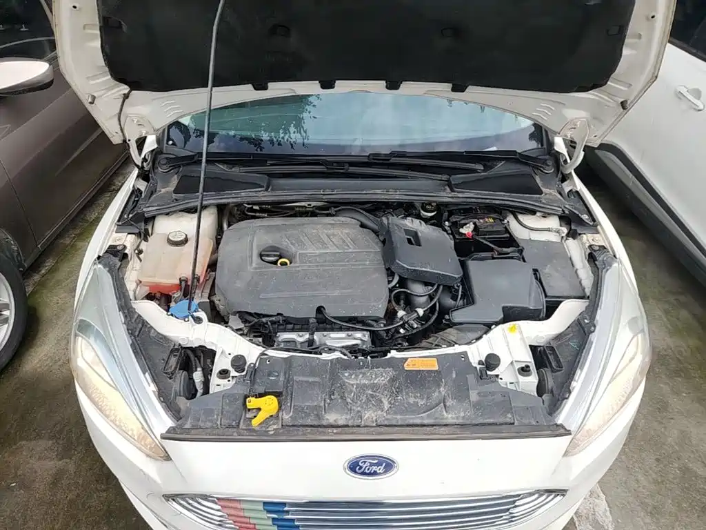 Фото 20 - Ford Focus