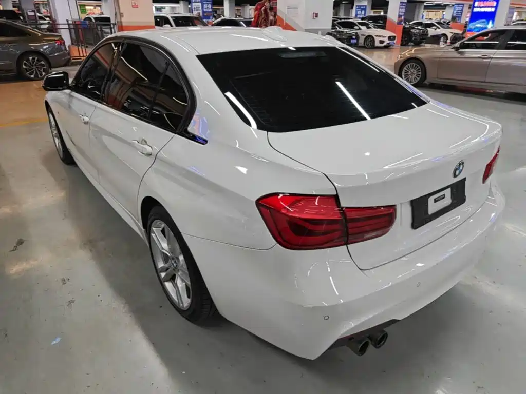 Photo 5 - BMW 3 Series