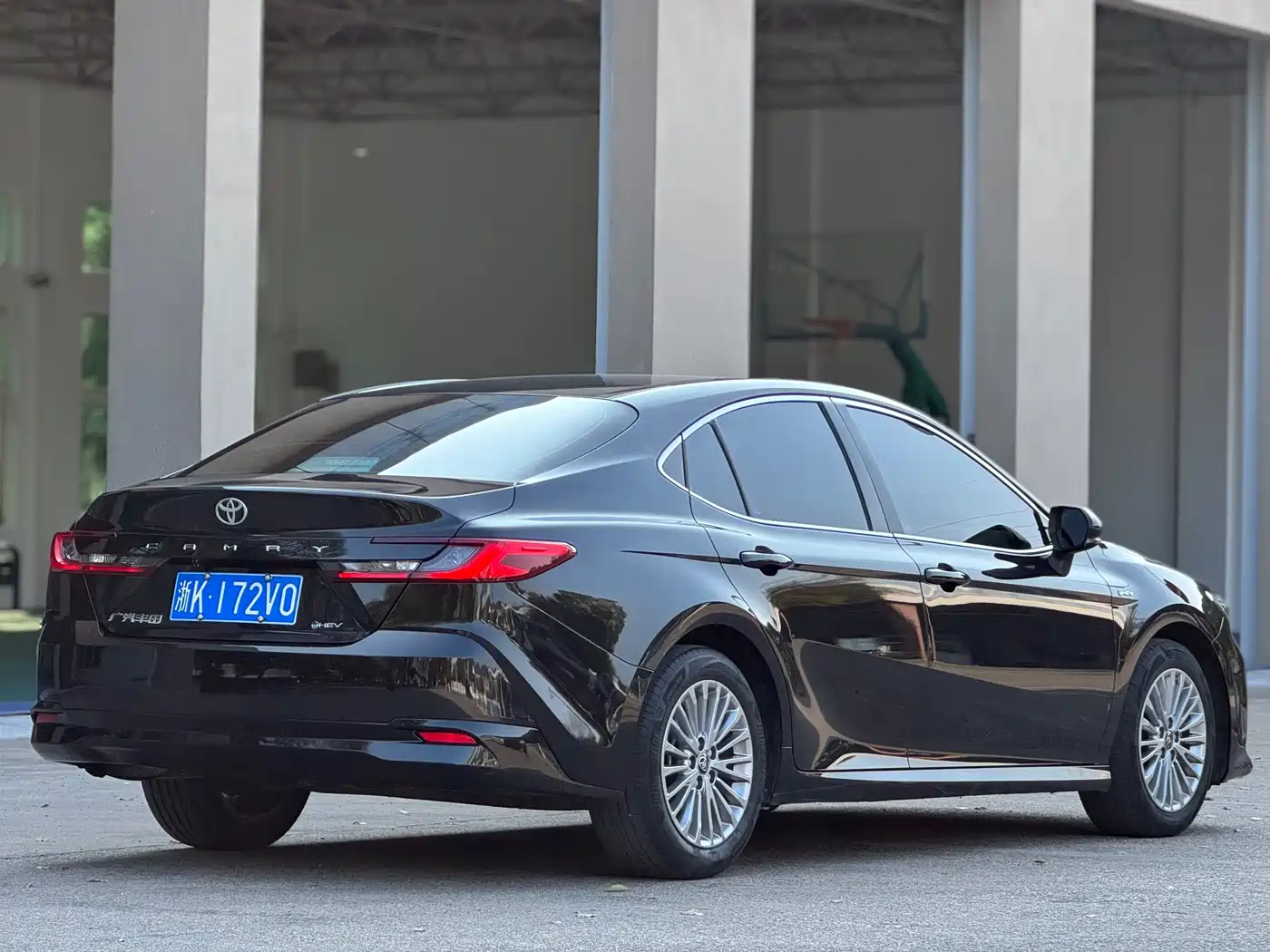 Toyota Camry 2024 Hybrid 2.0HE Elite Edition фото 4
