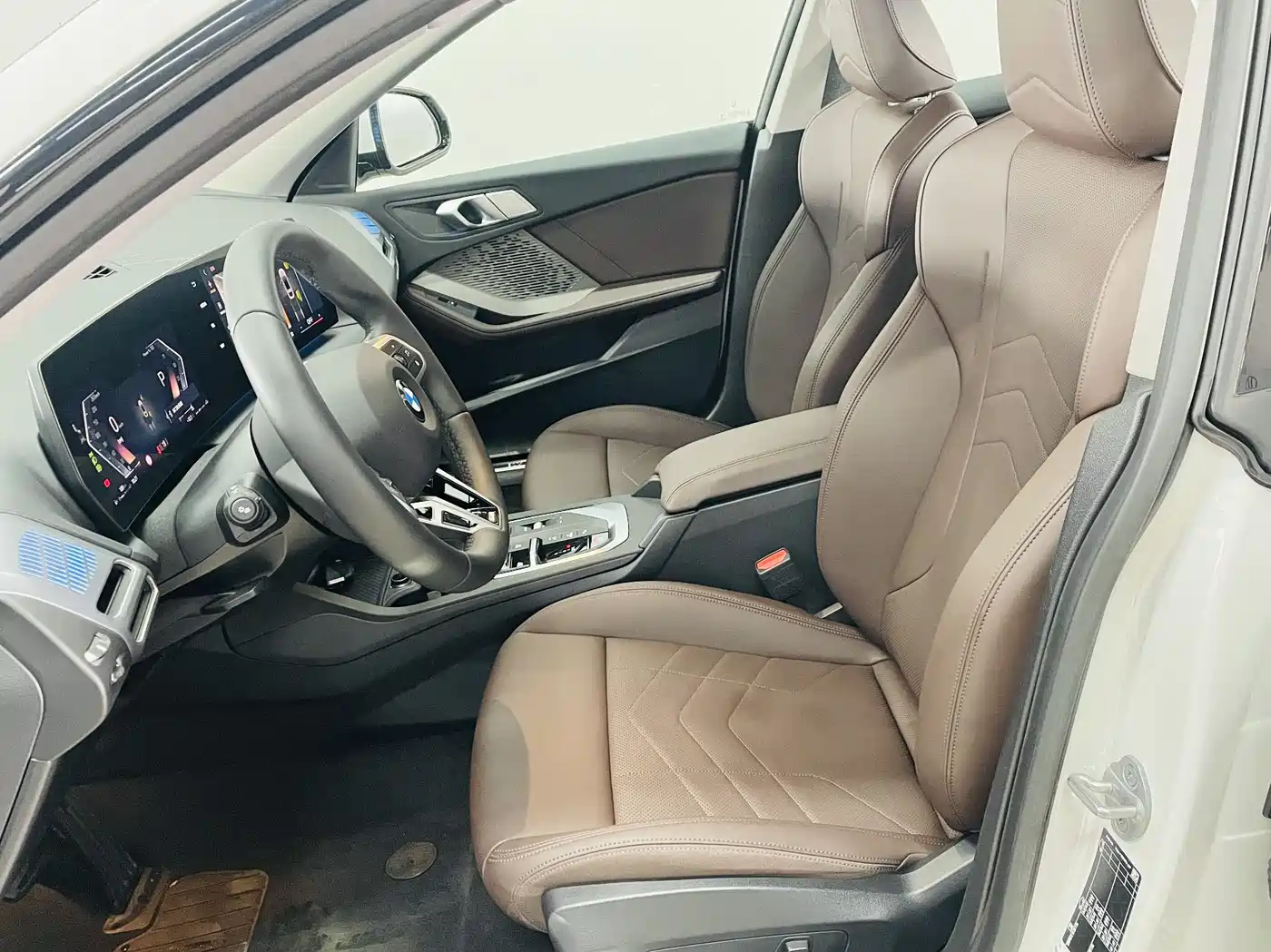BMW 2 Series 2025 225L M Sport Package фото 9