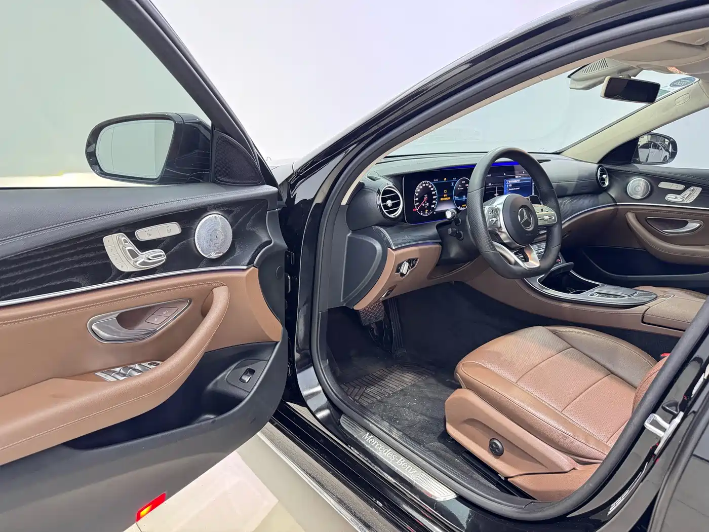 Mercedes-Benz E-Class 2020 E 300 L Sport Fashion Model фото 4
