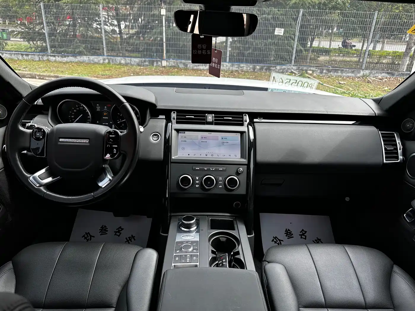 Land Rover Discovery 2018 3.0 SC V6 SE фото 14