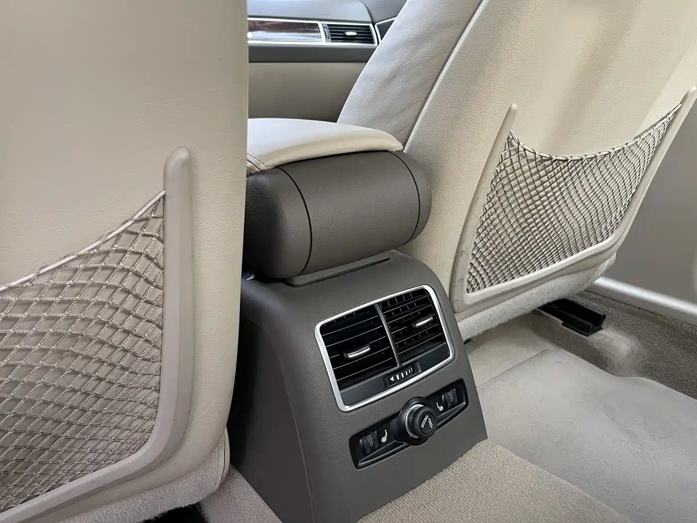 Audi A6L 2011 3.0 TFSI quattro Luxury фото 18