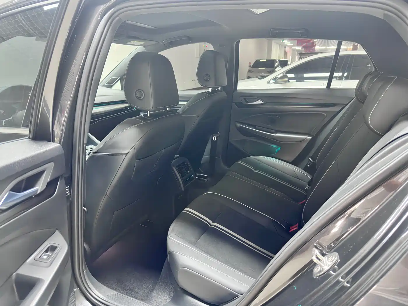 Volkswagen Golf 2021 280TSI DSG R-Line фото 11