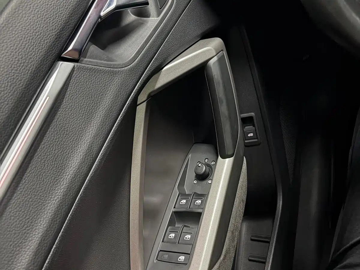 Фото 13 - Audi Q3