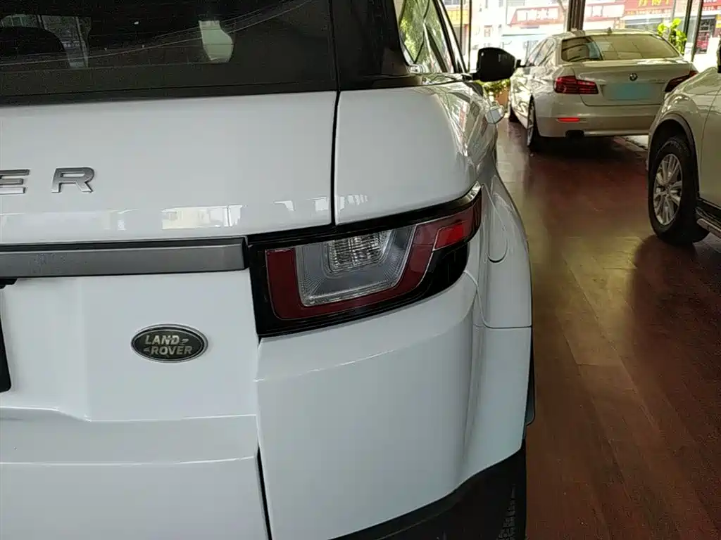 Land Rover Range Rover Evoque 2018 240PS PURE Trend фото 8