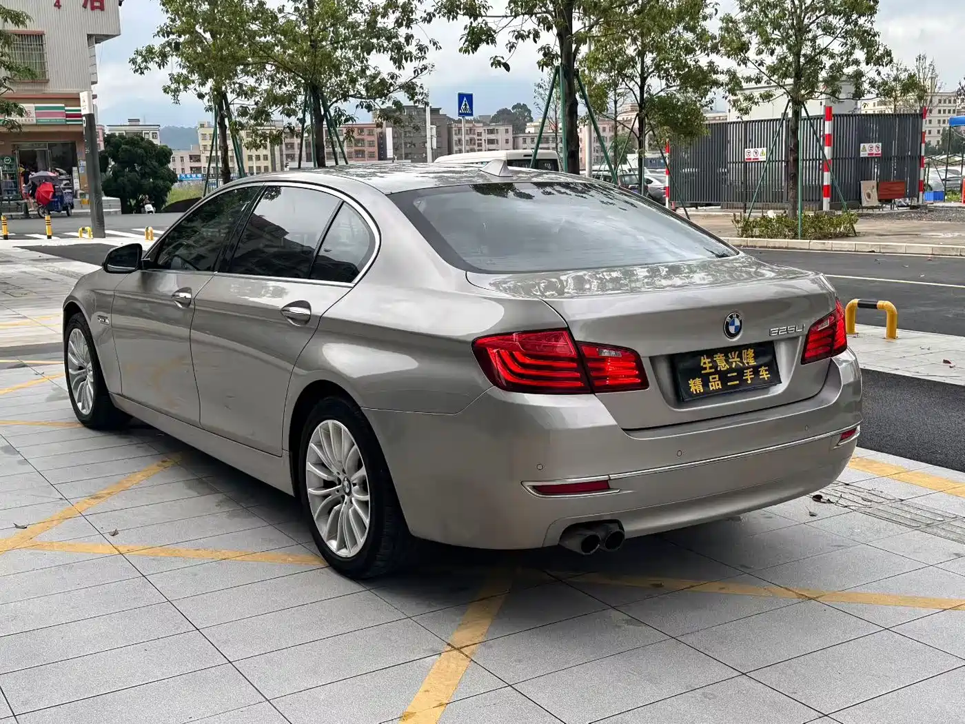 BMW 5 Series 2017 525Li Luxury Design Package фото 9