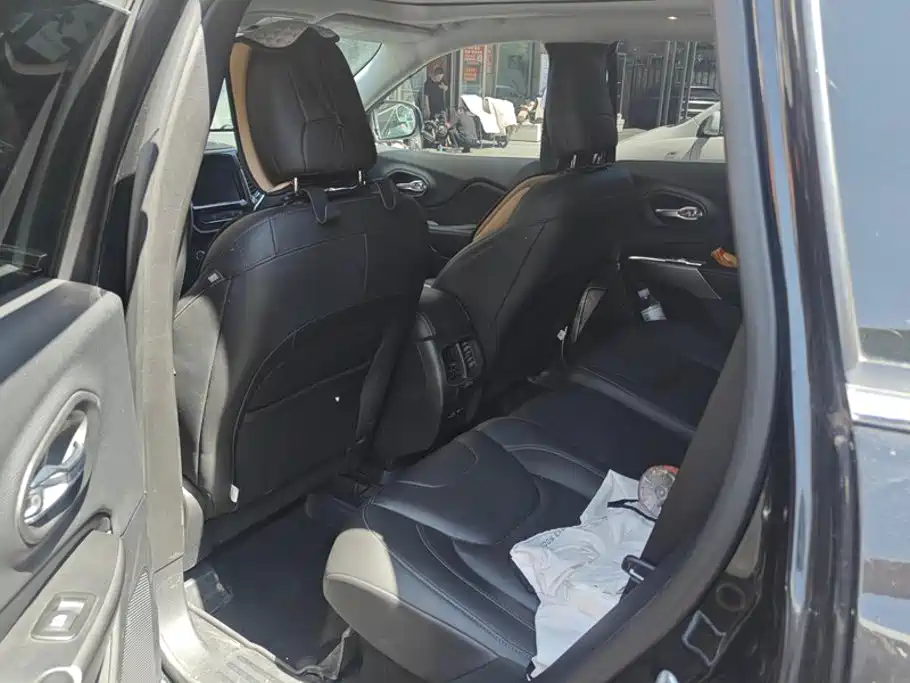 Jeep Cherokee 2021 2020 2.0T AWD Luxury Edition