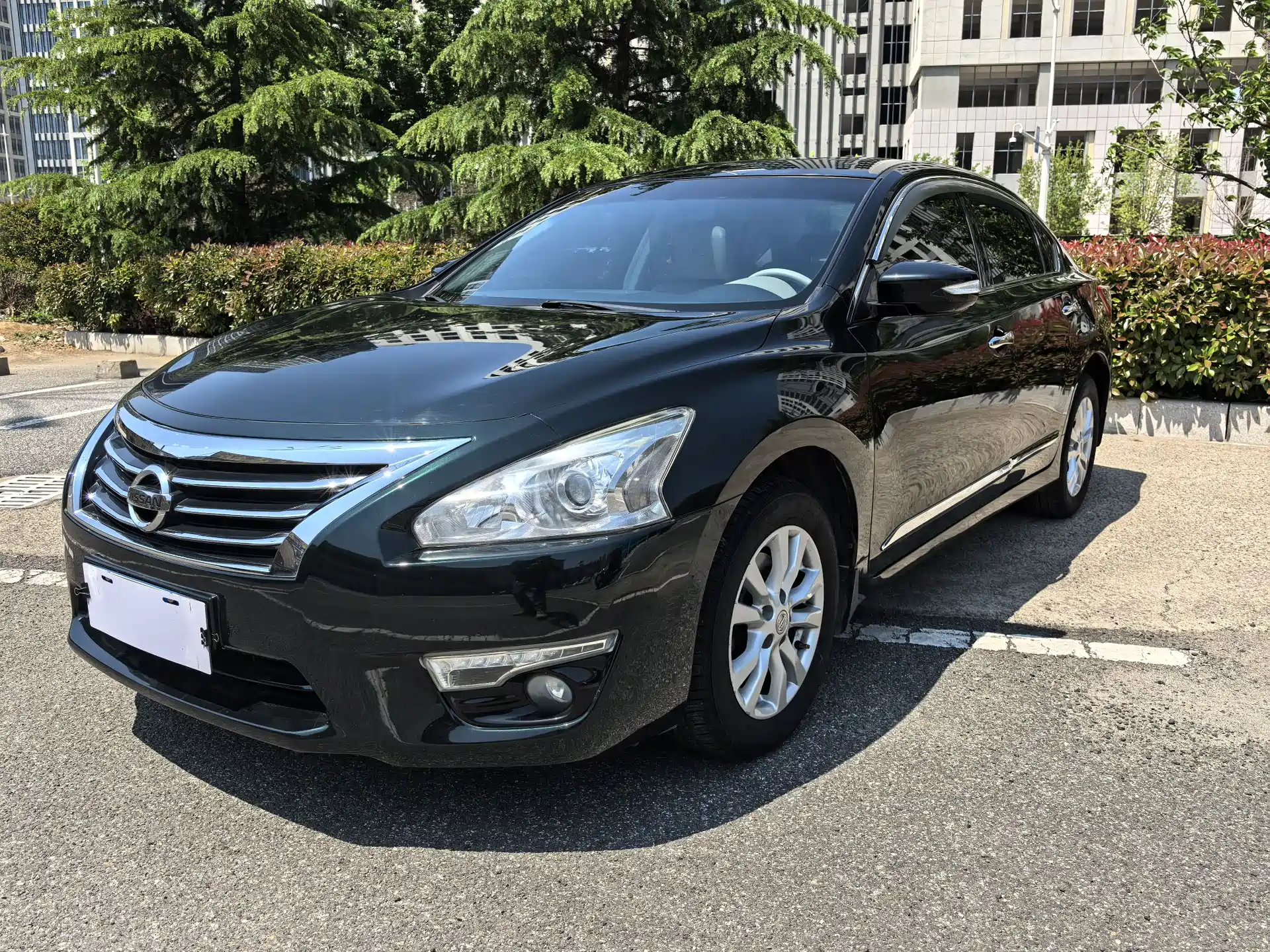Photo 1 - Nissan Teana