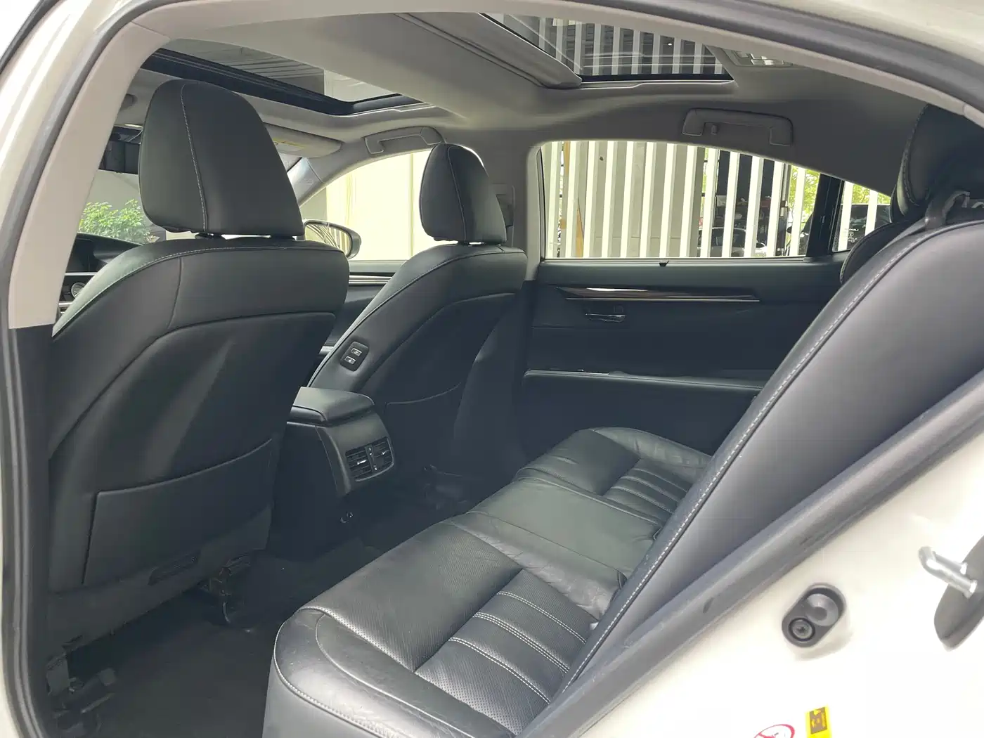 Lexus ES 2015 250 Luxury Edition фото 6
