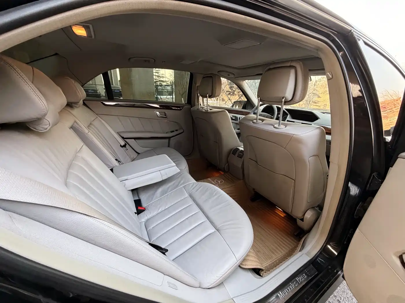 Mercedes-Benz E-Class 2013 E 300 L Elegance фото 13