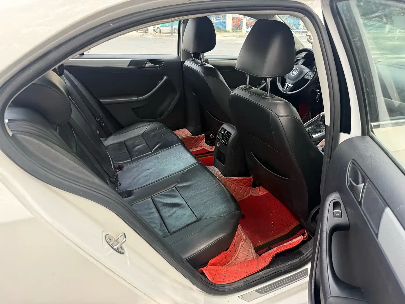 Volkswagen Sagitar 2014 Facelift 1.4TSI Automatic Luxury фото 9