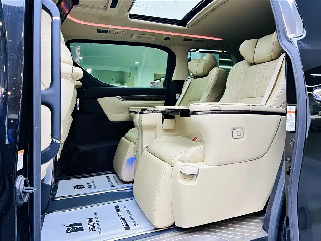 Toyota Vellfire 2020 Twin Engine 2.5L HV Premium Edition фото 15