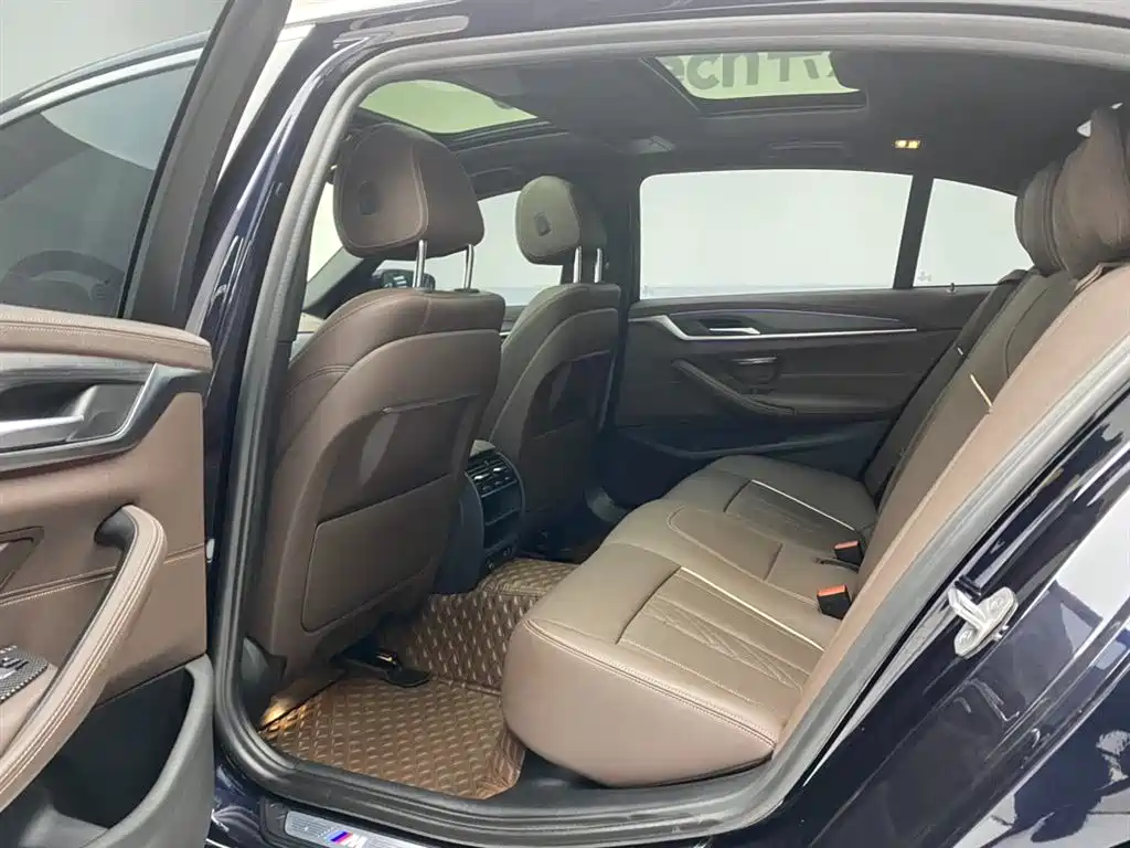 BMW 5 Series 2021 530Li Leading M Sport Package фото 19