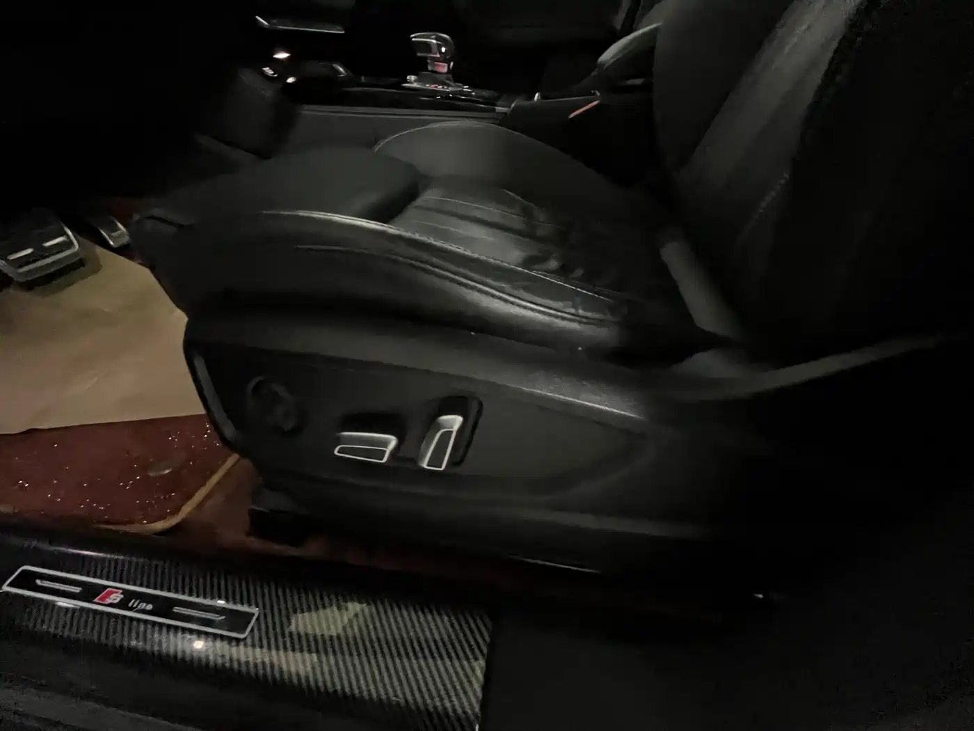 Audi Q5L 2024 Model 40 TFSI Luxury Dynamic фото 6