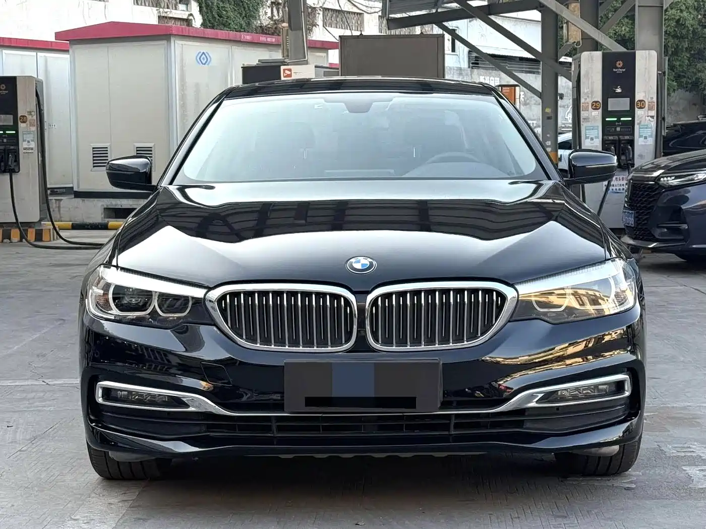 BMW 5 Series 2018 525Li Luxury Package фото 2