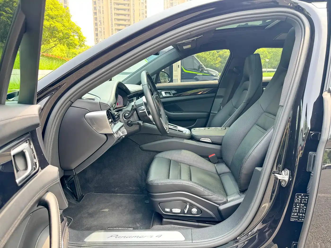 Porsche Panamera 2017 Panamera 4 Executive Long Wheelbase 3.0T фото 10