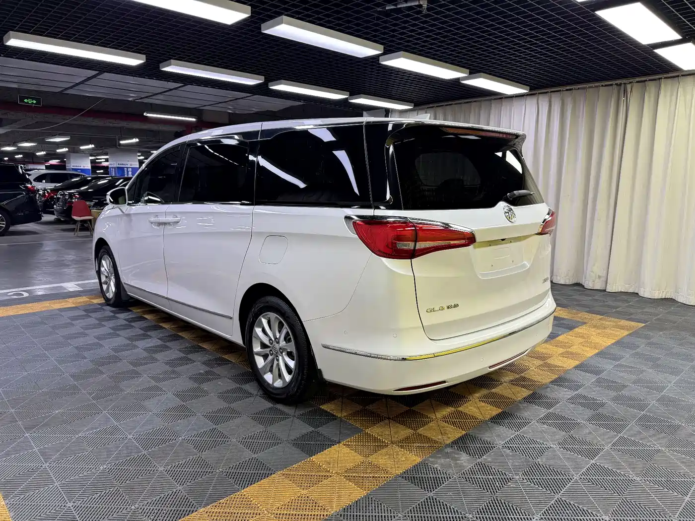 Buick GL8 2017 ES 28T Comfort Type China V фото 7