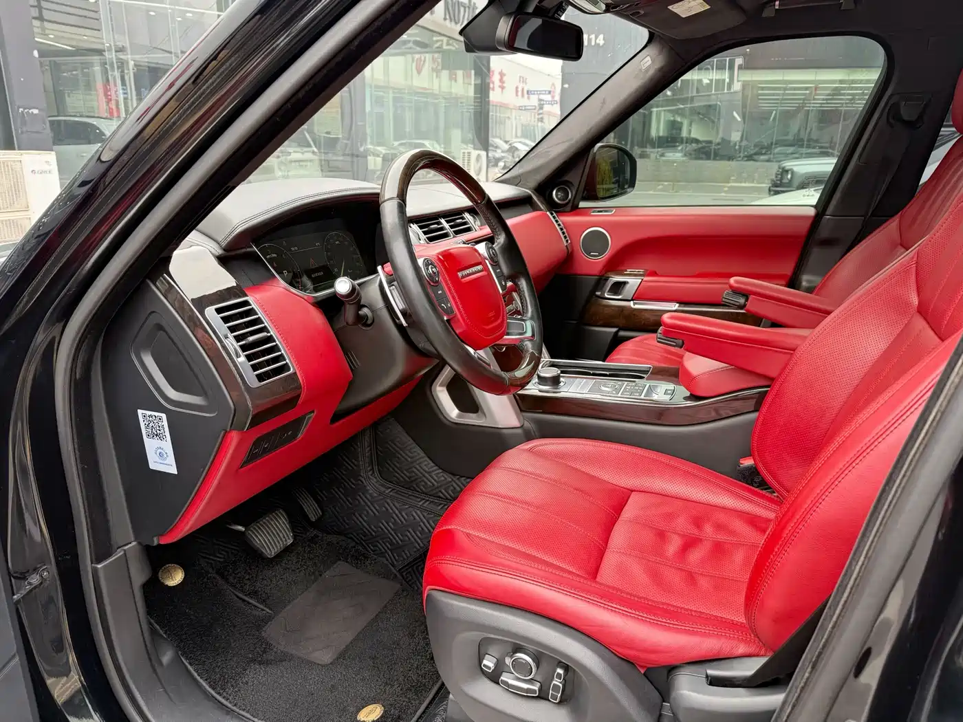 Land Rover Range Rover 2015 3.0 TDV6 Vogue SE Genesis Extended Edition фото 9