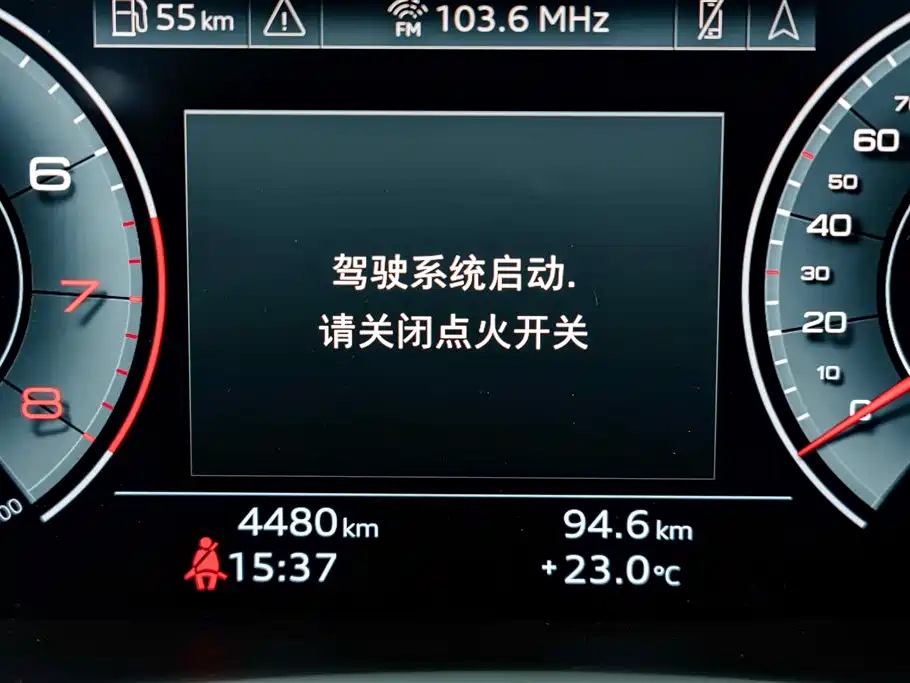 Audi Q6 2025 40 TFSI quattro Commemorative Edition Yulin Package 7-Seater фото 15