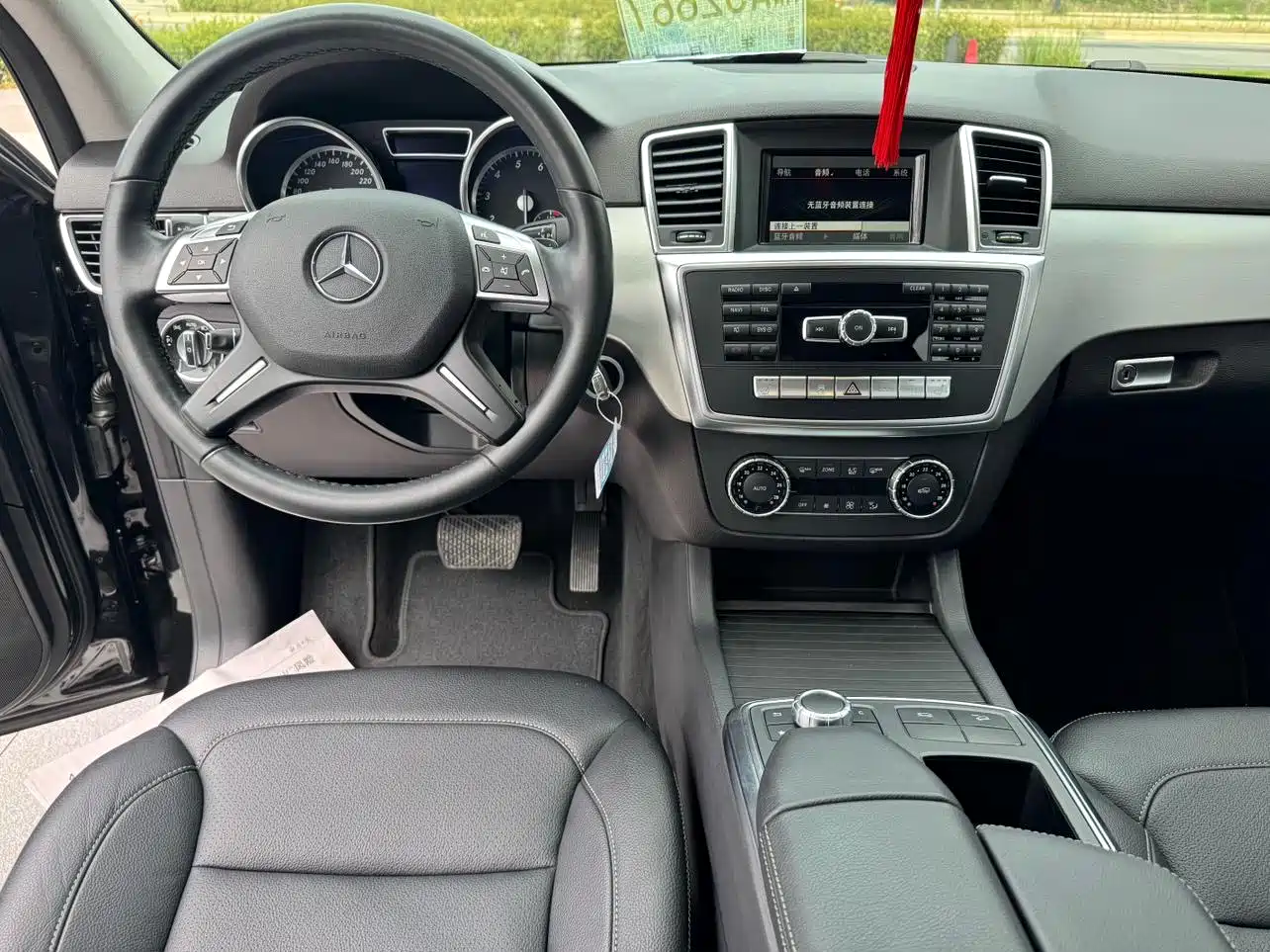 Mercedes-Benz M-Class 2014 ML 320 4MATIC фото 5