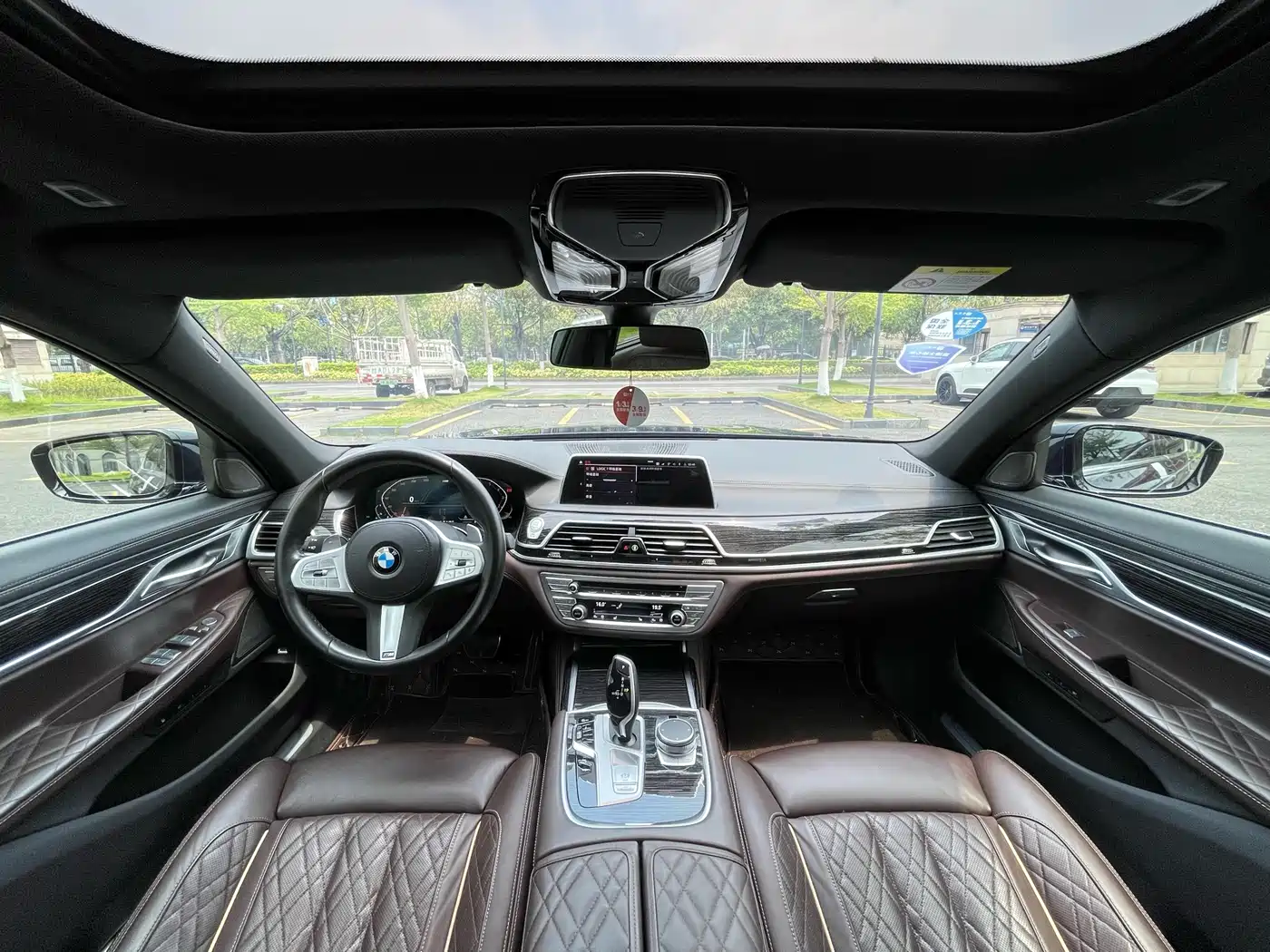 BMW 7 Series 2021 Model 740Li Leading M Sport Package фото 19