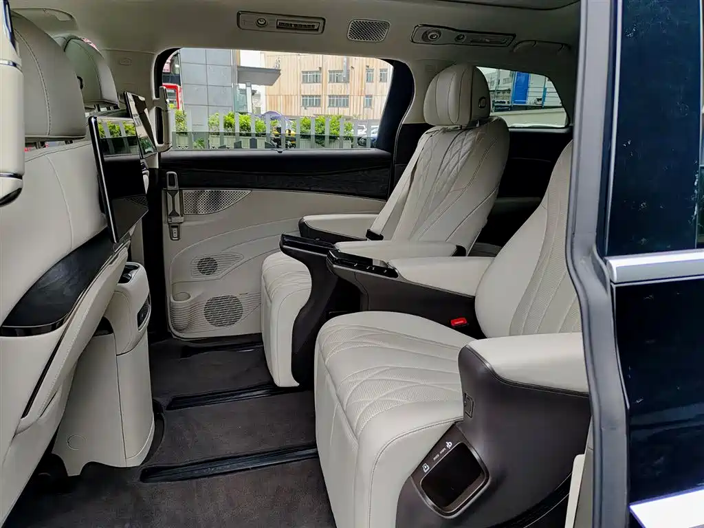 Denza D9 2025 DM-i Smart Drive Edition 1020 AWD Prestige фото 8