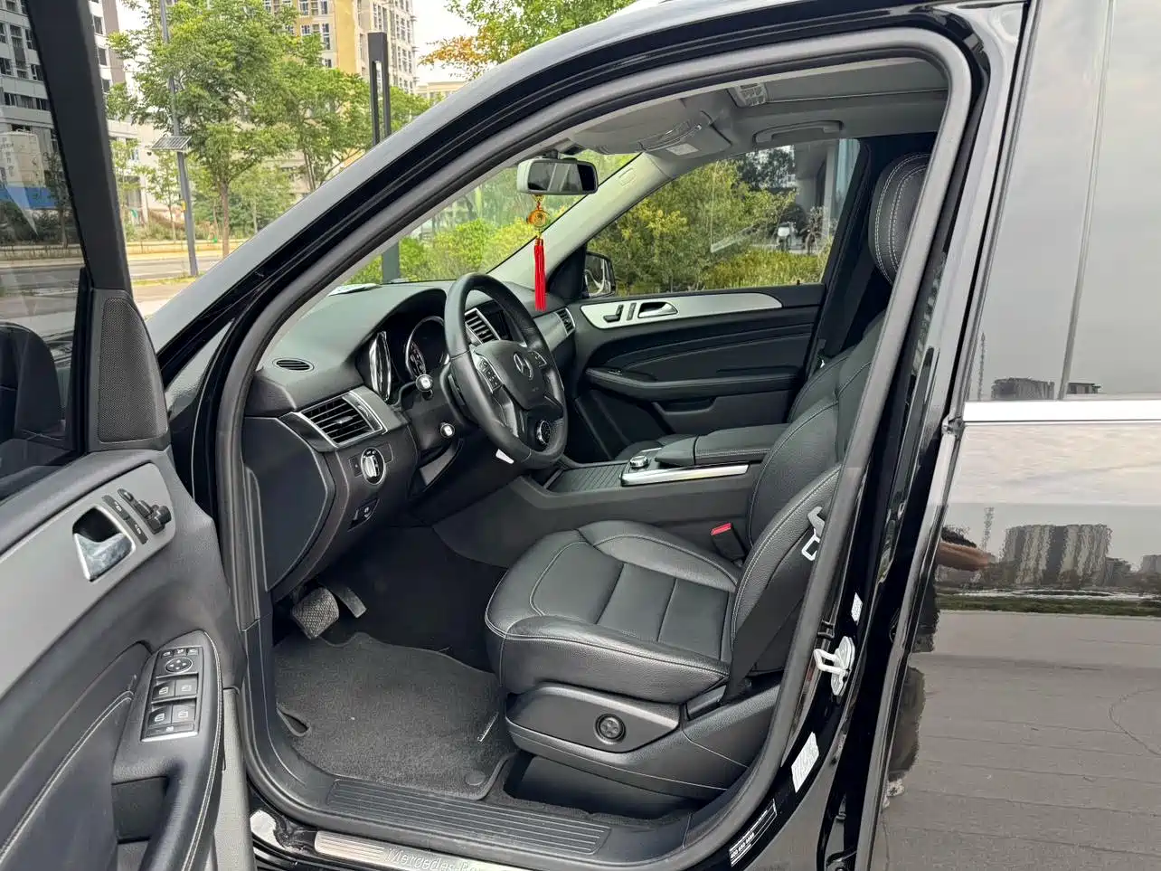 Mercedes-Benz M-Class 2014 ML 320 4MATIC фото 4