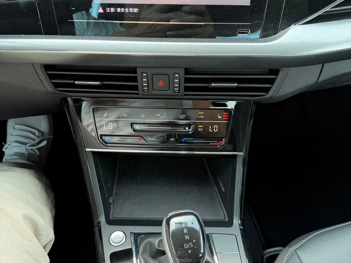 Volkswagen Passat 2022 280TSI Business Edition фото 7