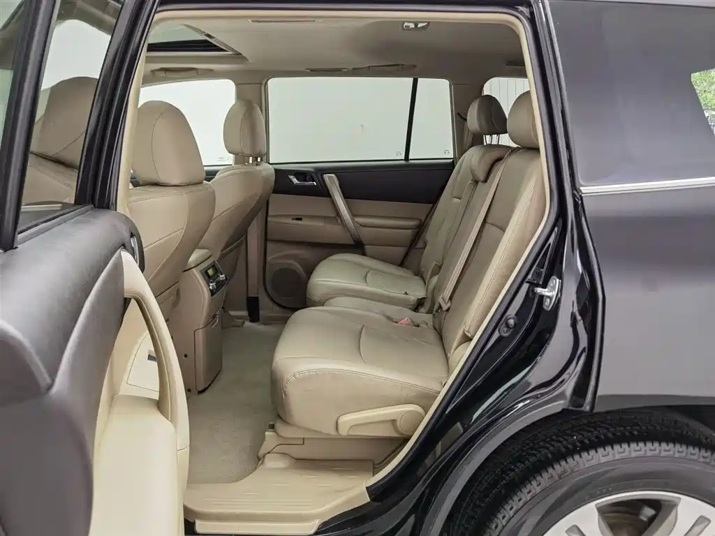 Toyota Highlander 2012 2.7L 2WD 7-Seater Luxury Edition фото 15