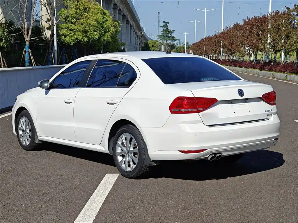 Volkswagen Lavida 2017 230TSI DSG Comfort Edition фото 24