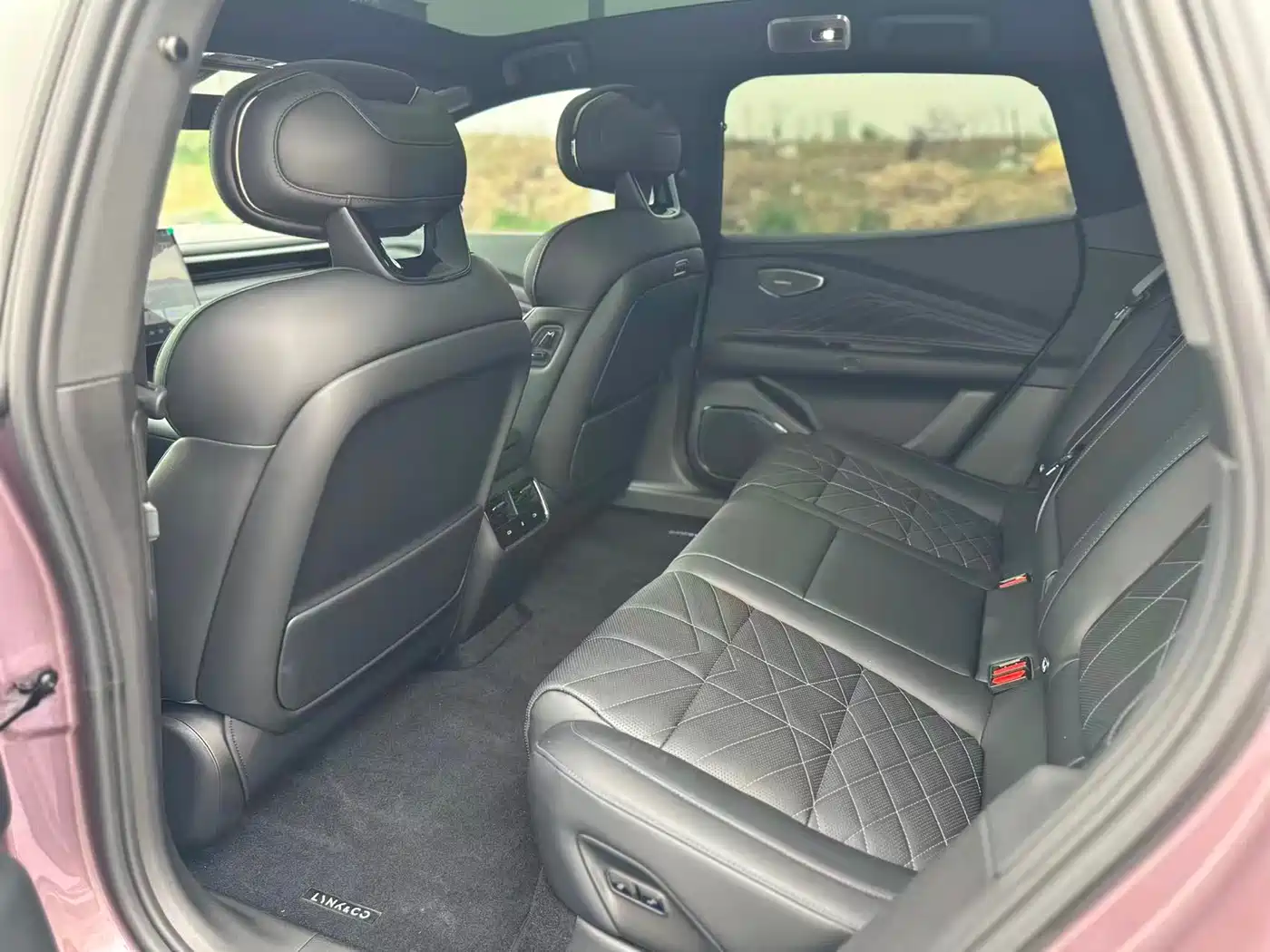 Lynk & Co 10 EM-P 2025 Model 120km Base Version фото 9