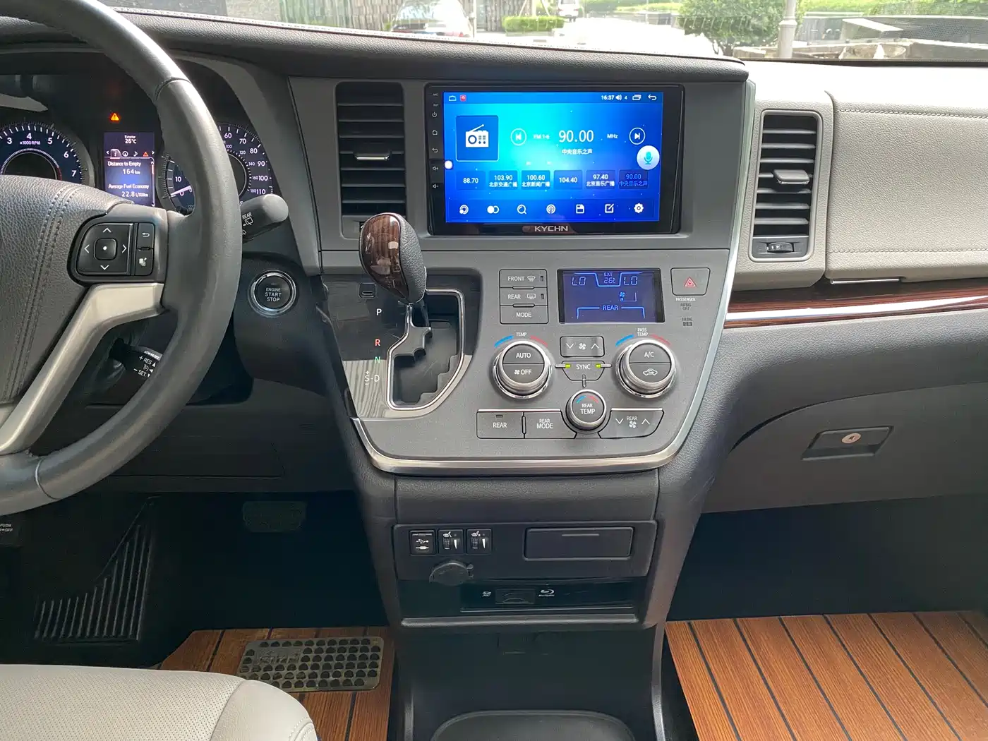 Toyota Sienna 2015 3.5L 4WD L фото 12