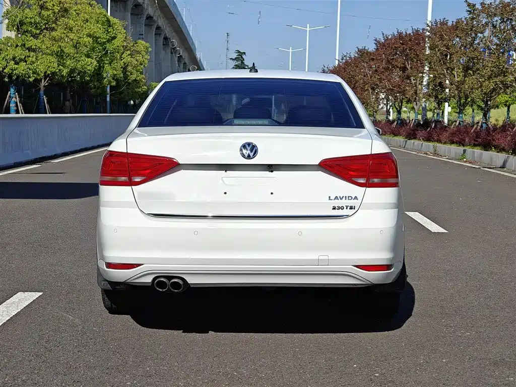 Volkswagen Lavida 2017 230TSI DSG Comfort Edition фото 25