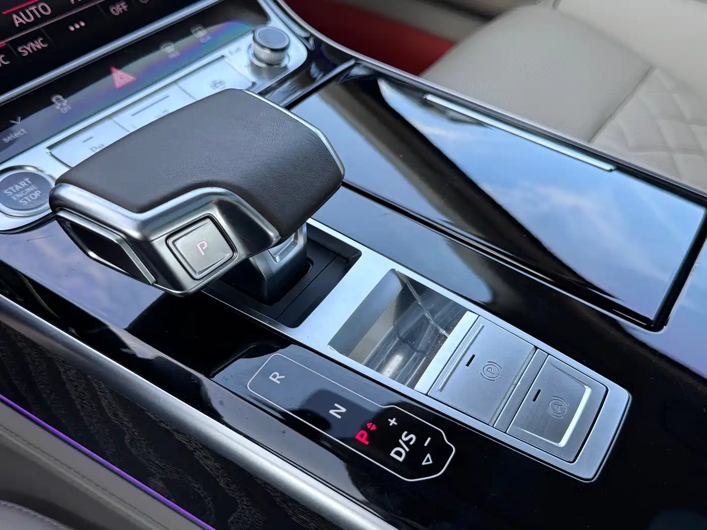 Фото 20 - Audi A8