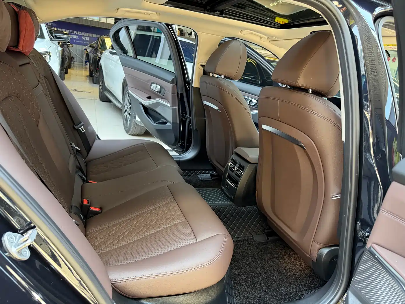 BMW i3 2025 eDrive 40 L Shadow Night Package фото 20