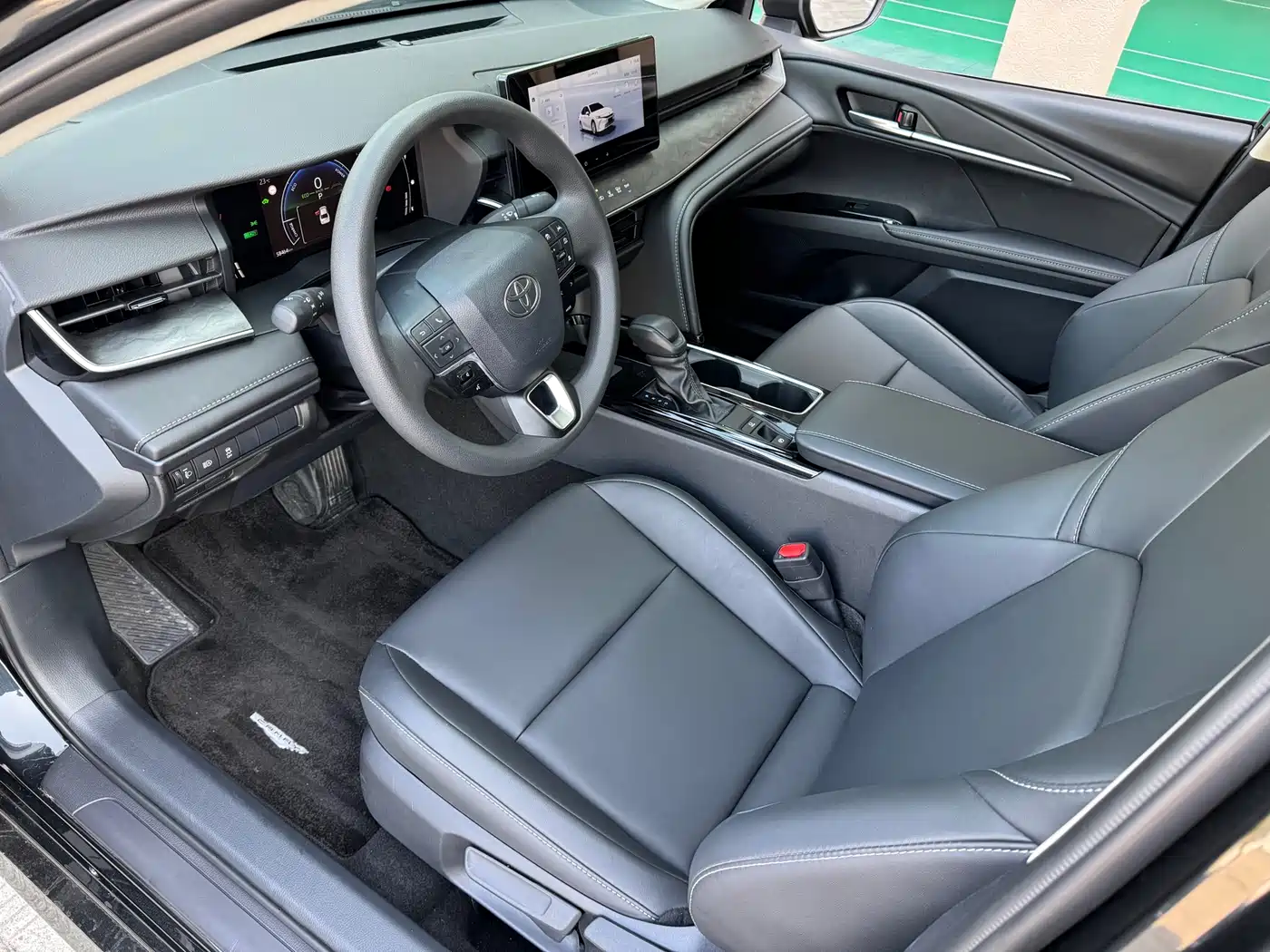 Toyota Camry 2024 Hybrid 2.0HE Elite Edition фото 8