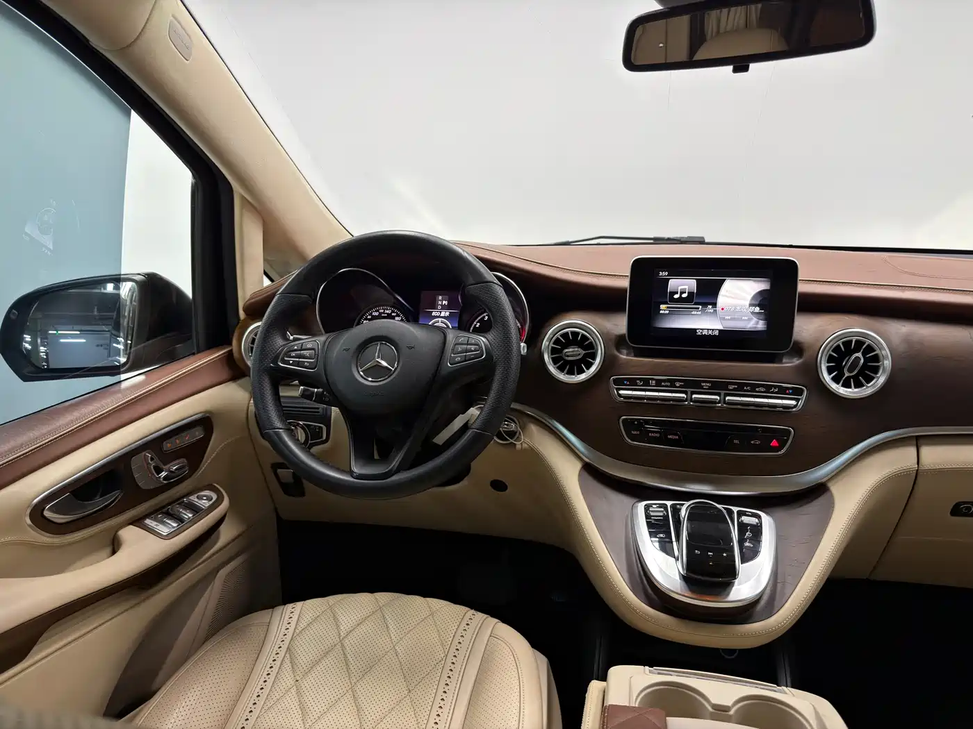 Mercedes-Benz V-Class 2018 V 260 L Premium Long Wheelbase Edition China VI фото 15