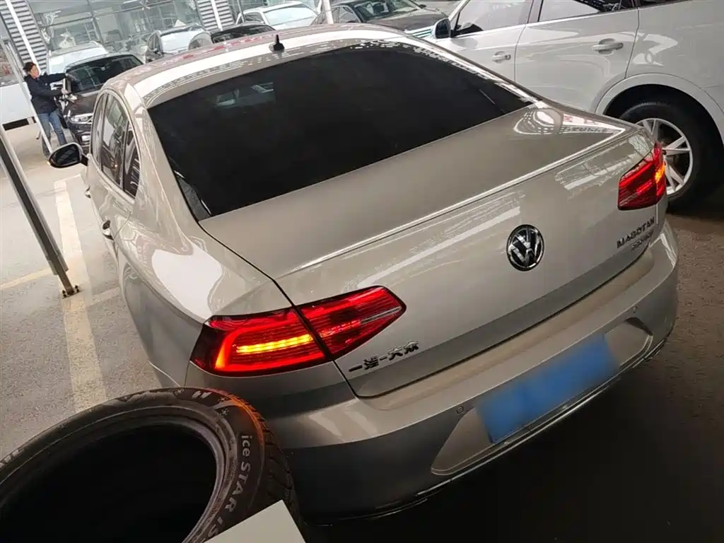 Volkswagen Magotan 2018 330TSI DSG Premium фото 5