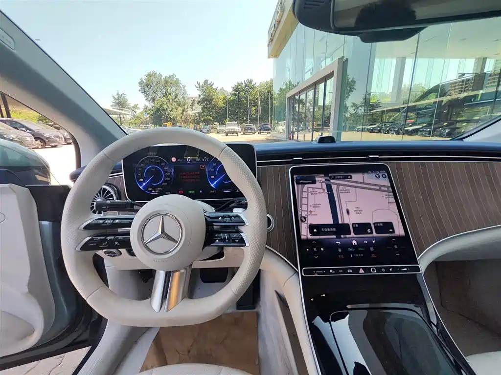 Mercedes-Benz EQE 2025 2025 Model 500 4MATIC Luxury Edition