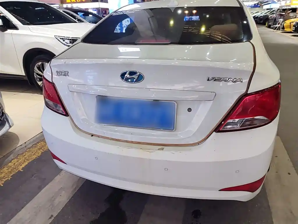 Hyundai Verna 2016 1.4L Manual Smart GLS фото 6