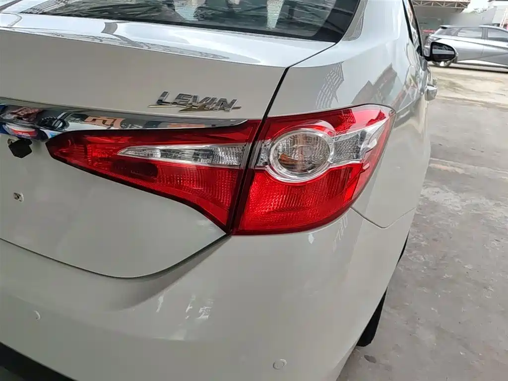 Toyota Levin 2016 1.6G CVT Elite Edition фото 8
